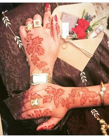 redish backhand mehndi designs ideas