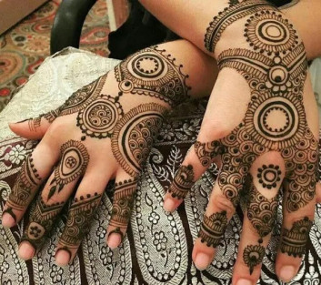 Latest Adorable Mehndi designs for Girls 2018