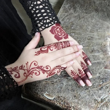 really simple backhand mehndi designs