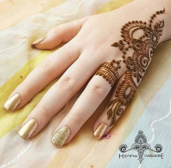 Latest Adorable Mehndi designs for Girls 2018