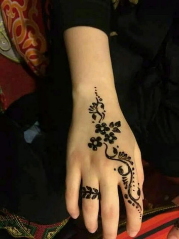 Shimmer Henna Designs for girls