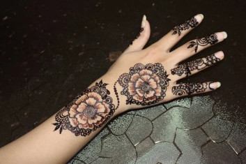 Simple and beautiful henna designs