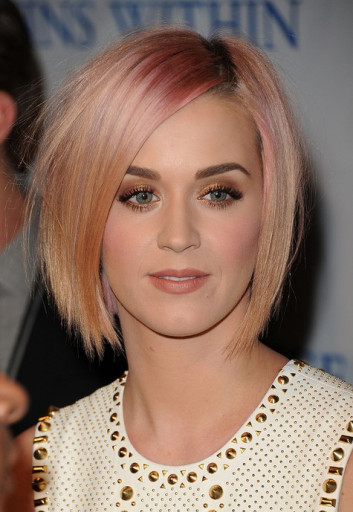 Deep-Parted Short Bob Haircuts & Hairstyles for Women