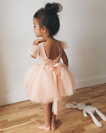 Messy Top Knots Little Girls’ Hairstyles For Your Princess