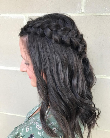 Soft Side Braid Medium Length Hairstyle for Women